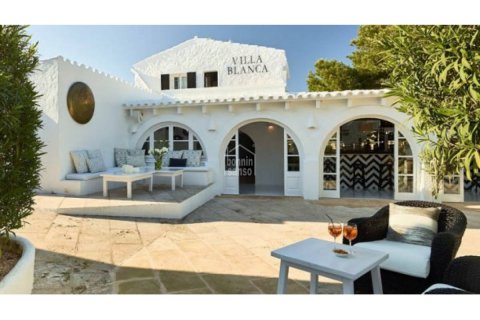 Liikekiinteistö myytävänä Sant Lluis, Menorca, Espanja, 5 makuuhuonetta, 215 m2 No. 129479 - kuva 4