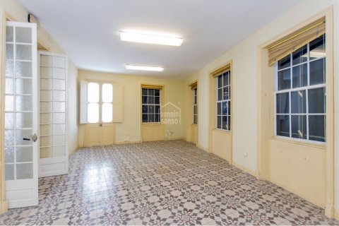 Продажа коммерческой недвижимости Маон, Менорка, Испания 77м2 №129482 - фото 1