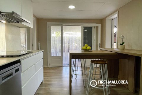 Apartment for rent in Port D'alcudia, Mallorca, Spain 2 bedrooms, 99 sq.m. No. 129484 - photo 12