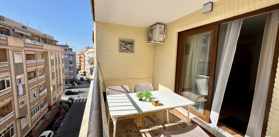 Dzīvoklis Torrevieja, Alicante, Spānijā 1 istaba, 98 m2 Nr. 130568