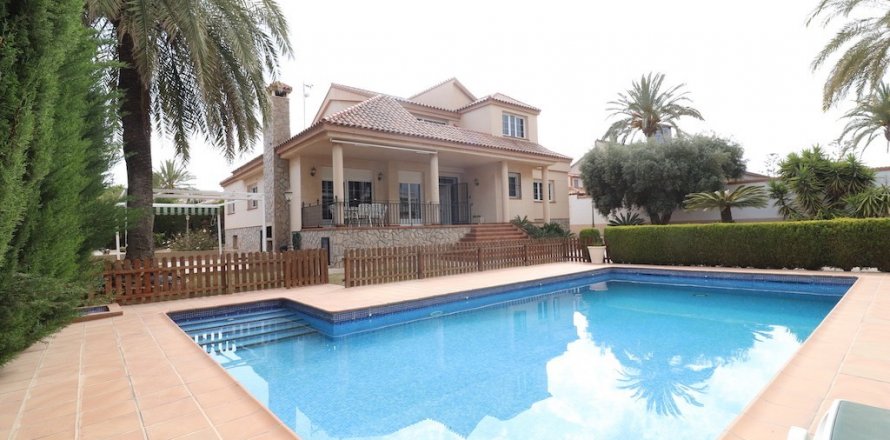 Villa Alicante, Spain 4 bedrooms, 350 sq.m. No. 128934