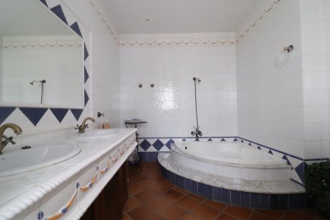 Villa for sale Alicante, Spain 4 bedrooms, 350 sq.m. No. 128934 - photo 13