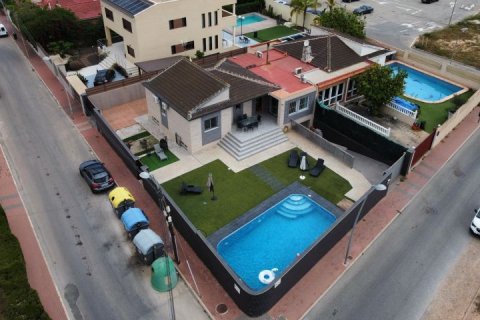 Villa à vendre Torrevieja, Alicante, Espagne, 3 chambres, 132 m2 No. 125693 - photo 2