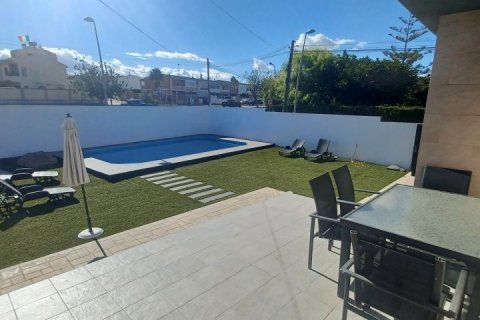 Villa à vendre Torrevieja, Alicante, Espagne, 3 chambres, 132 m2 No. 125693 - photo 6