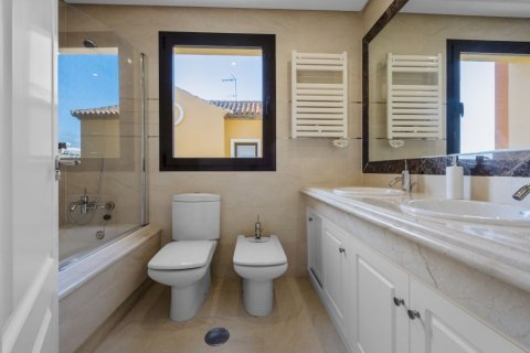 Продажа виллы в Эстепона, Малага, Испания 3 спальни, 170м2 №123718 - фото 22
