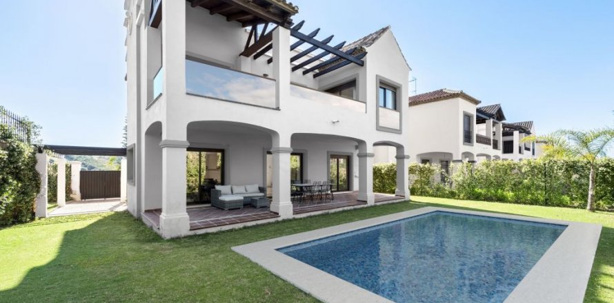 Huvila Estepona, Malaga, Espanja 4 makuuhuonetta, 170 m2 No. 123719