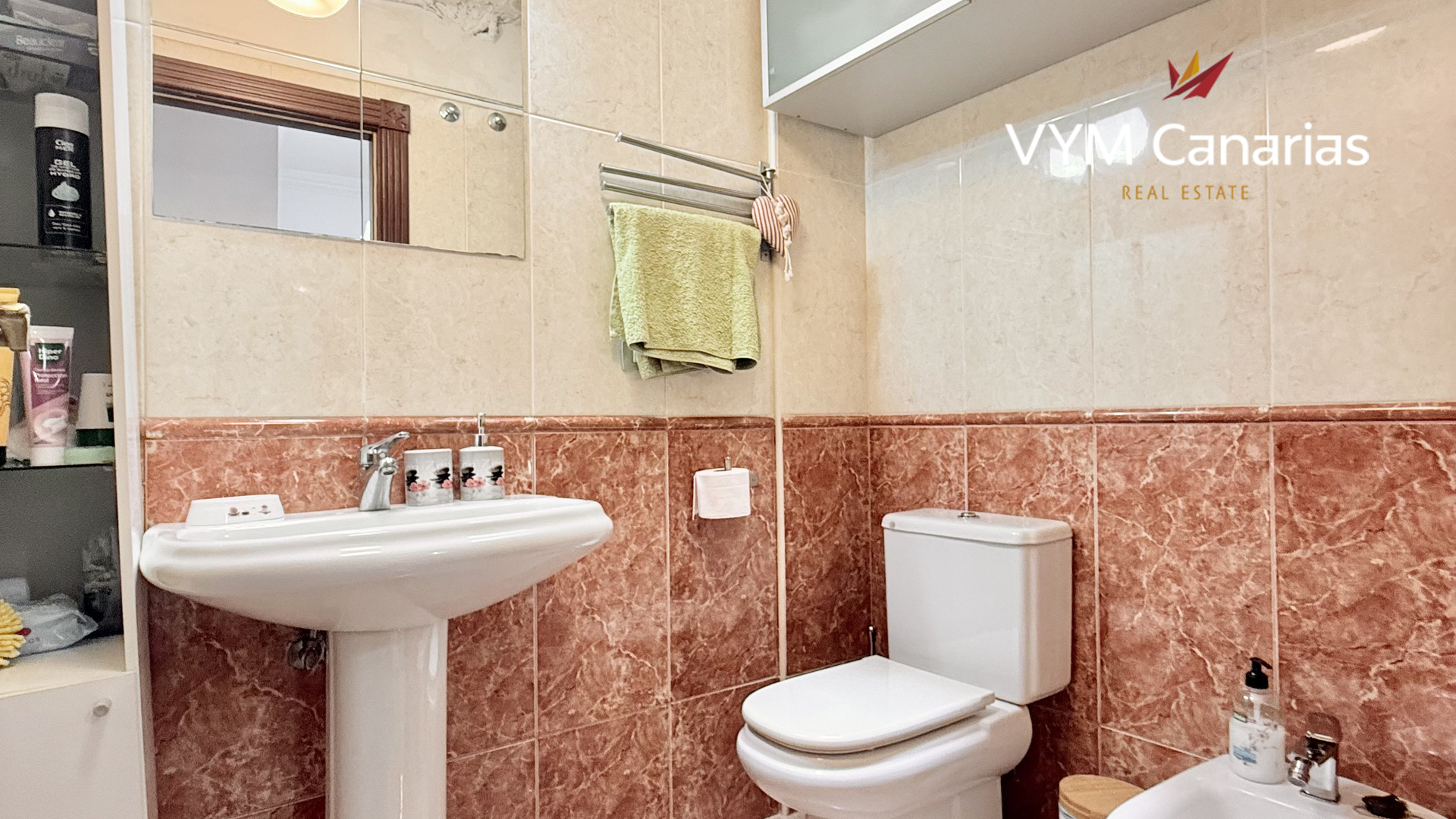 Villetta a schiera a Adeje, Tenerife, Spagna 3 camere da letto, 90 mq. N° 132732