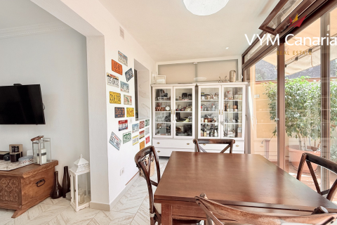 Kaupunkipientalo myytävänä Adeje, Tenerife, Espanja, 3 makuuhuonetta, 90 m2 No. 132732 - kuva 6