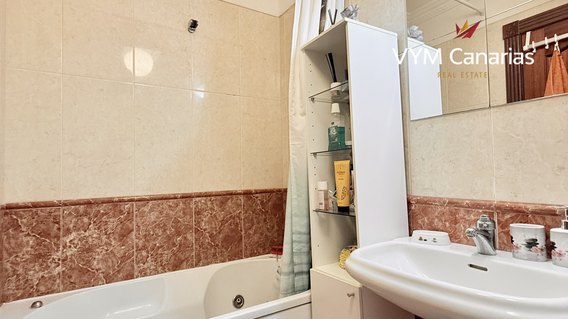 Villetta a schiera a Adeje, Tenerife, Spagna 3 camere da letto, 90 mq. N° 132732