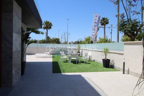 Villa till salu Pilar de la Horadada, Alicante, Spanien 3 sovrum, 176 kvm. Nr. 120878 - foto 4