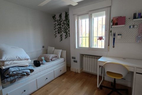 Аренда таухауса в Алкобендас, Мадрид, Испания 5 спален, 270м2 №121559 - фото 13