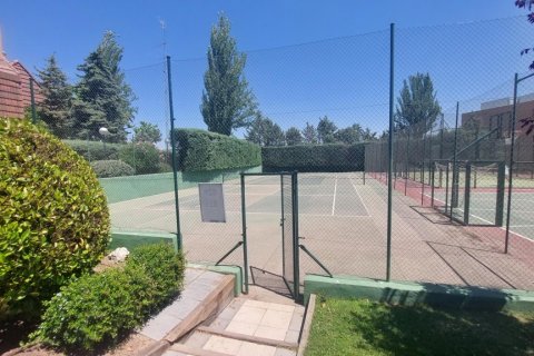 Аренда таухауса в Алкобендас, Мадрид, Испания 5 спален, 270м2 №121559 - фото 8