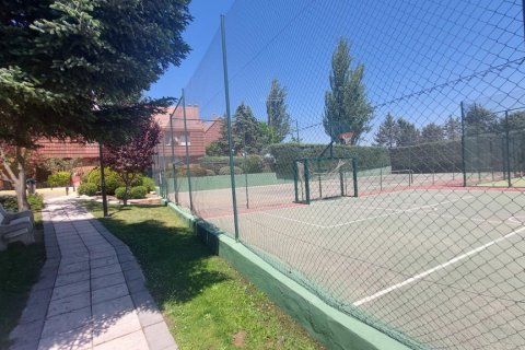 Аренда таухауса в Алкобендас, Мадрид, Испания 5 спален, 270м2 №121559 - фото 7