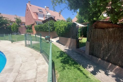 Аренда таухауса в Алкобендас, Мадрид, Испания 5 спален, 270м2 №121559 - фото 6