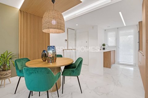 Продажа квартиры в Ориуэла, Аликанте, Испания 3 спальни, 98м2 №124691 - фото 19
