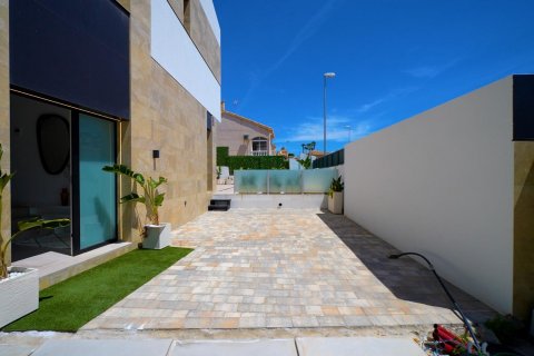 Villa till salu Los Altos, Alicante, Spanien 3 sovrum, 158 kvm. Nr. 131430 - foto 3