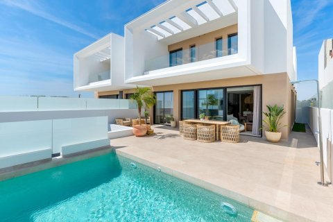 Villa till salu Dolores, Alicante, Spanien 3 sovrum, 145 kvm. Nr. 131431 - foto 1