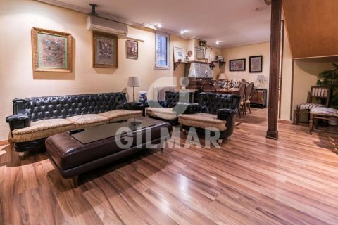 Villa in vendita Madrid, Spagna 7 camere da letto, 200 mq. N° 124518 - foto 3