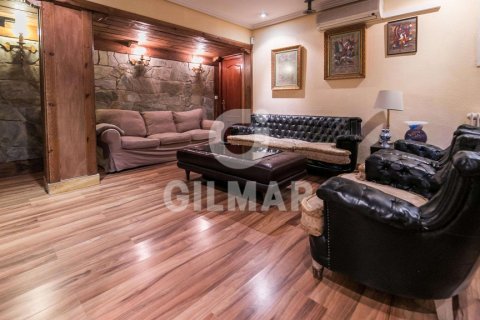 Villa in vendita Madrid, Spagna 7 camere da letto, 200 mq. N° 124518 - foto 2