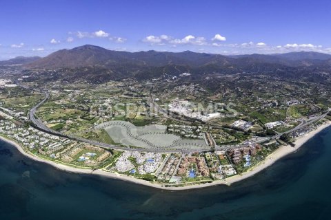 Apartamento en venta en Estepona, Málaga, España 3 dormitorios, 130 m2 No. 132861 - foto 4