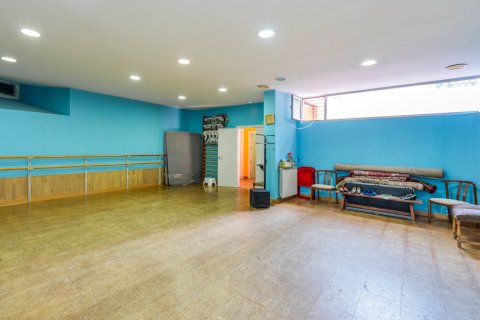 Villa for sale Madrid, Spain 4 bedrooms, 316 sq.m. No. 124537 - photo 29