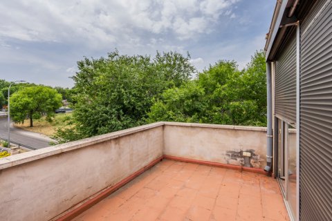Villa for sale Madrid, Spain 4 bedrooms, 316 sq.m. No. 124537 - photo 4