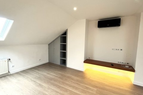 Townhouse for rent Las Rozas de Madrid, Madrid, Spain 4 bedrooms, 300 sq.m. No. 124538 - photo 28