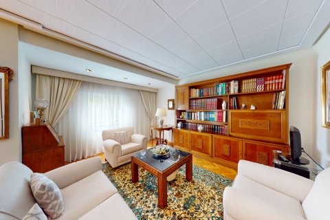 Apartment for sale Valencia, Spain 4 bedrooms, 107 sq.m. No. 124541 - photo 9