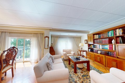 Apartment for sale Valencia, Spain 4 bedrooms, 107 sq.m. No. 124541 - photo 4