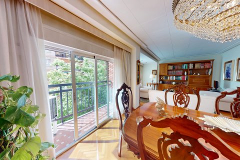 Apartment for sale Valencia, Spain 4 bedrooms, 107 sq.m. No. 124541 - photo 3