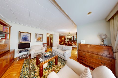 Apartment for sale Valencia, Spain 4 bedrooms, 107 sq.m. No. 124541 - photo 10