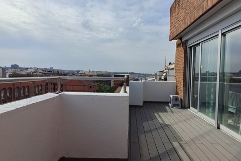 Penthouse for rent Madrid, Spain 1 bedroom, 80 sq.m. No. 122428 - photo 1