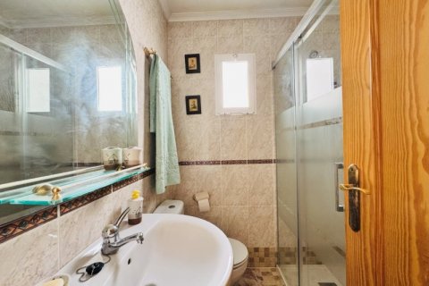 Apartment for sale La Mata, Alicante, Spain 2 bedrooms, 77 sq.m. No. 131072 - photo 15