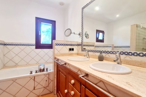 Villa for rent Puntiro, Mallorca, Spain 4 bedrooms, 302 sq.m. No. 131068 - photo 16
