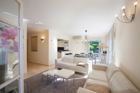 Apartment for rent Bendinat, Mallorca, Spain 2 bedrooms, 126 sq.m. No. 131070 - photo 8