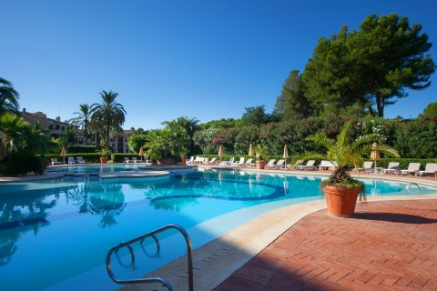 Apartment for rent Bendinat, Mallorca, Spain 2 bedrooms, 126 sq.m. No. 131070 - photo 2