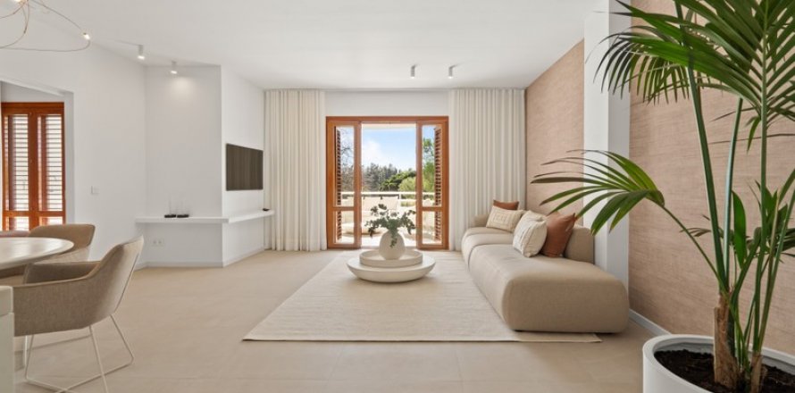 Apartment Nueva Andalucia, Malaga, Spain 3 bedrooms, 172 sq.m. No. 127533