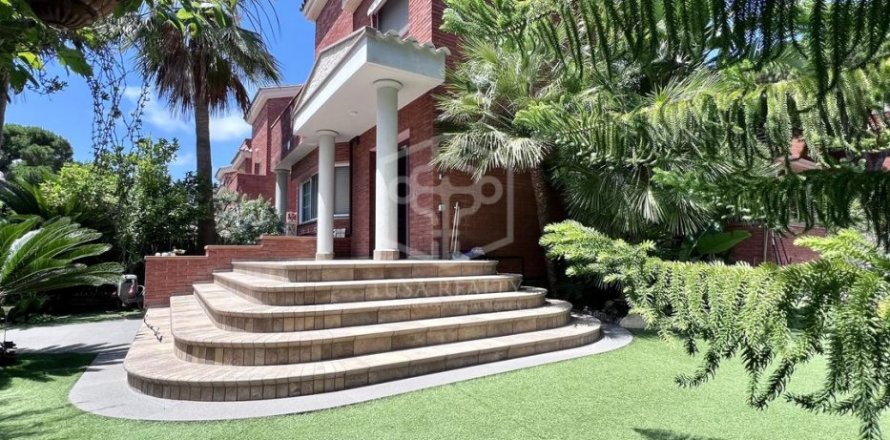 Villa Gava, Barcelona, Spanien 4 Schlafzimmer, 350 m2 Nr. 128863