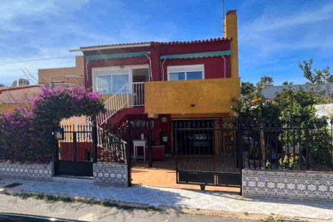 Villa till salu Punta Prima, Alicante, Spanien 4 sovrum, 250 kvm. Nr. 125174 - foto 1