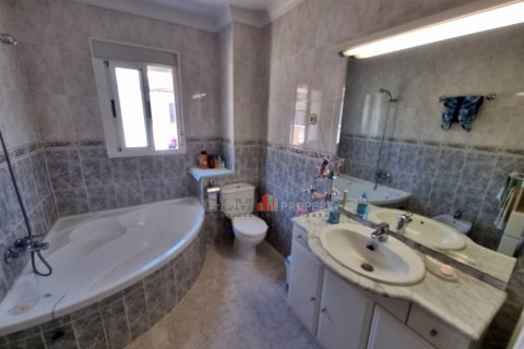 Apartment for sale Los Alcazares, Murcia, Spain 3 bedrooms,  No. 128771 - photo 11