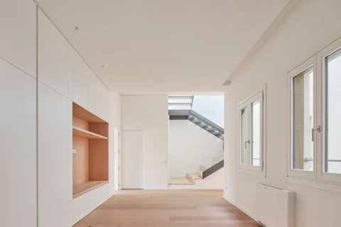 Apartment for sale Barcelona, Spain 2 bedrooms, 95 sq.m. No. 122648 - photo 17