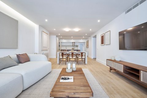 Продажа квартиры в Мадрид, Испания 4 спальни, 187м2 №124492 - фото 7