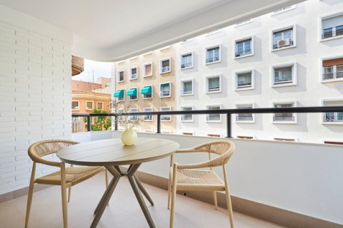 Продажа квартиры в Мадрид, Испания 4 спальни, 187м2 №124492 - фото 9