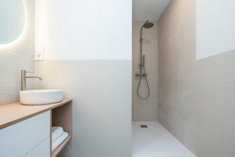 Продажа квартиры в Мадрид, Испания 2 спальни, 122м2 №124493 - фото 23