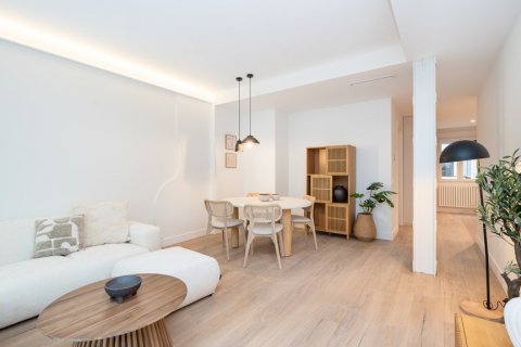 Продажа квартиры в Мадрид, Испания 2 спальни, 122м2 №124493 - фото 9