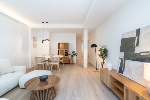 Продажа квартиры в Мадрид, Испания 2 спальни, 122м2 №124493 - фото 11
