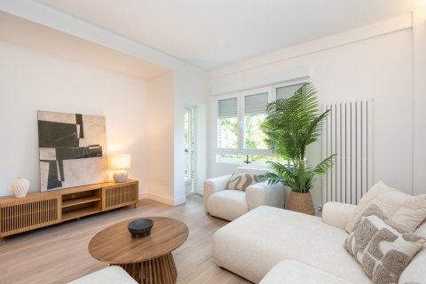 Продажа квартиры в Мадрид, Испания 2 спальни, 122м2 №124493 - фото 7