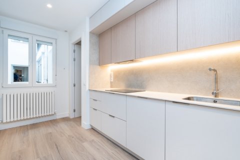 Продажа квартиры в Мадрид, Испания 2 спальни, 122м2 №124493 - фото 15