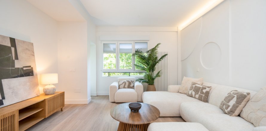 Квартира в Мадрид, Испания 2 спальни, 122м2 №124493