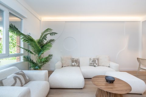 Продажа квартиры в Мадрид, Испания 2 спальни, 122м2 №124493 - фото 10